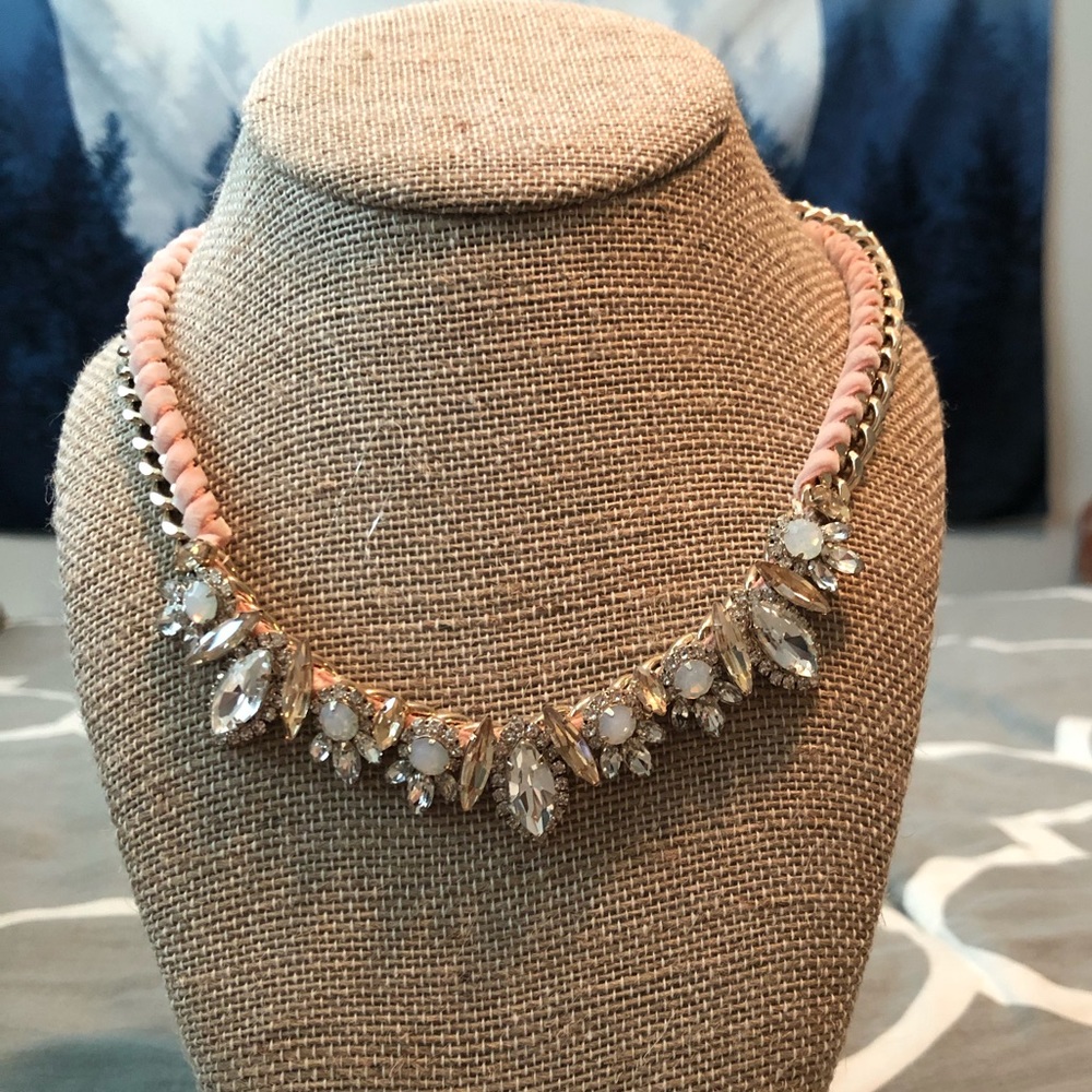 Jolie Collar Necklace!